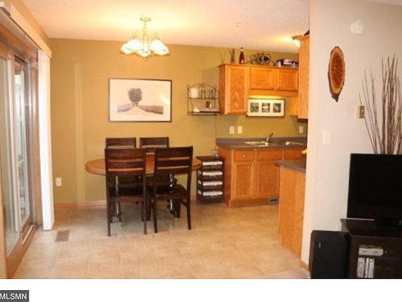 2nd image of 1044 Manor Ct