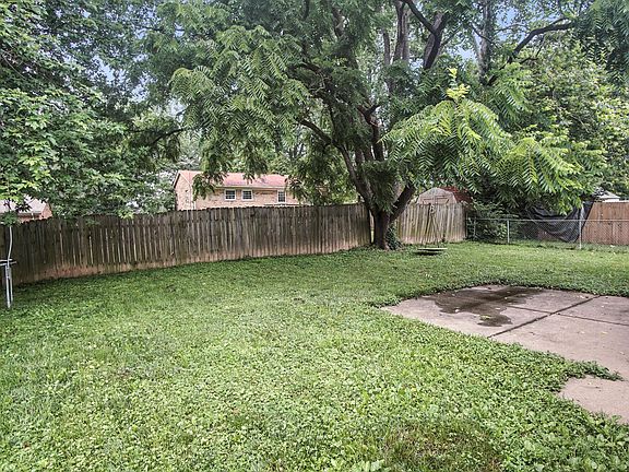 5th image of 10239 Knob Hill Dr
