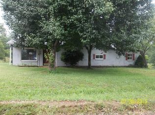 8889 Central Point Dr, Hillsboro, MO 63050