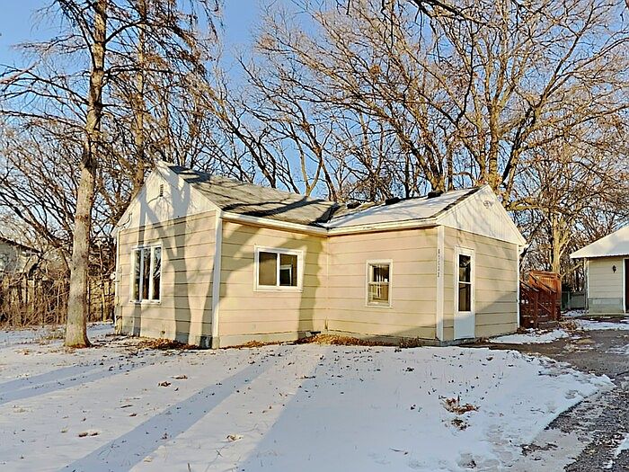 1st image of 10631 Dogwood St NW