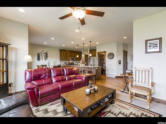 5th image of 924 W Abigail Dr #189