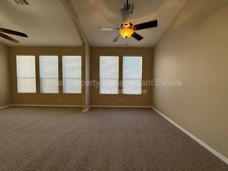 3646 N Katmai — Photo 7