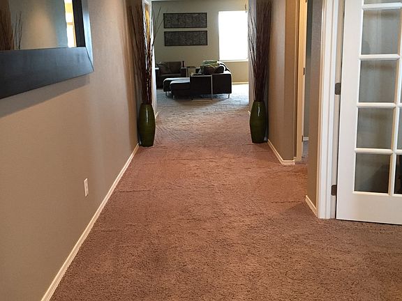 Front entry hallway 