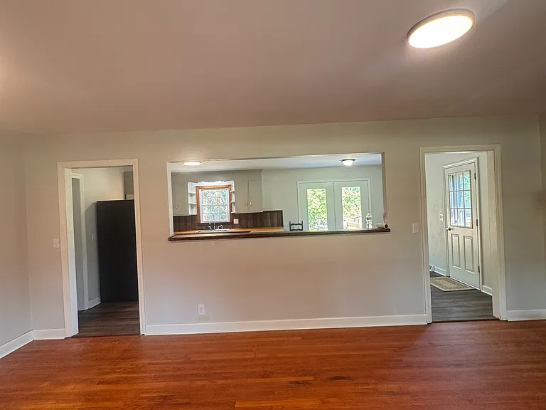 4055 Cluster Springs Rd — Photo 2