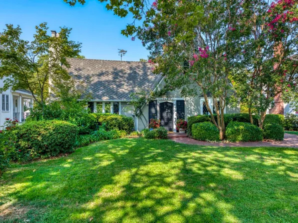 1422 44th St, Sacramento, CA 95819