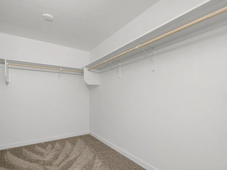 477 W Norwich St — Photo 19