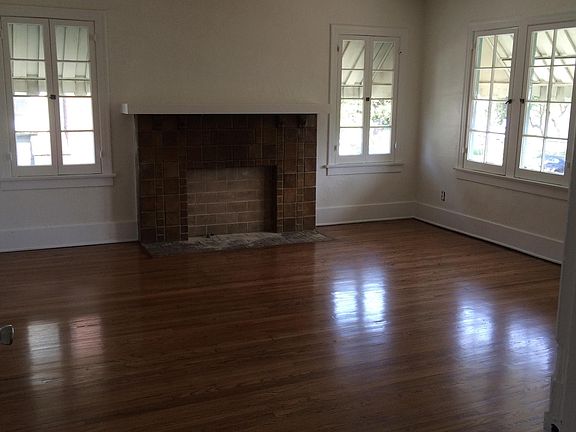 3rd image of 2339 W 21st St