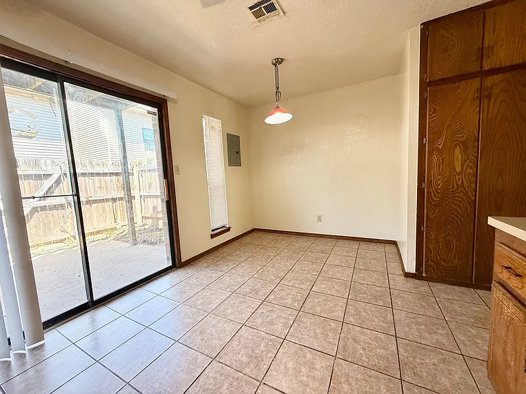 1901 E Lindsey St #30 — Photo 5