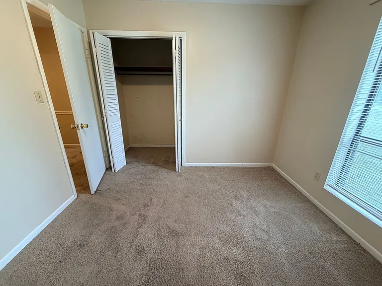3902 Danube Cir — Photo 11