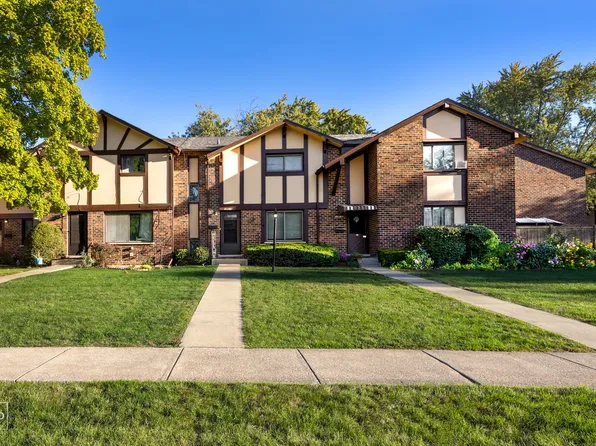 18W114 14th St, Villa Park, IL 60181