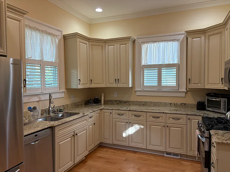 1337 Oak St SW — Photo 11