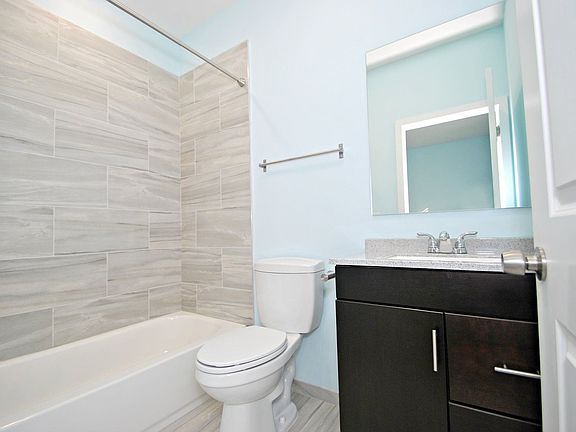 4th image of 1537-41 Seybert St #A