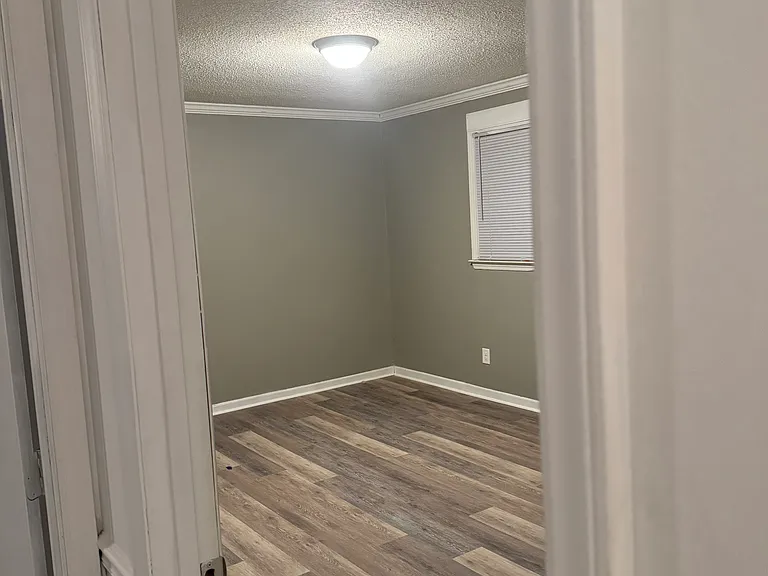 210 Wedgewood Dr — Photo 11