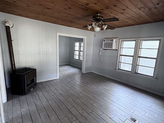 2nd image of 1112 N College Ave