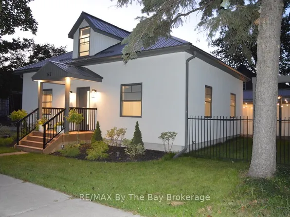 147 2nd St, Collingwood, ON L9Y 1E7