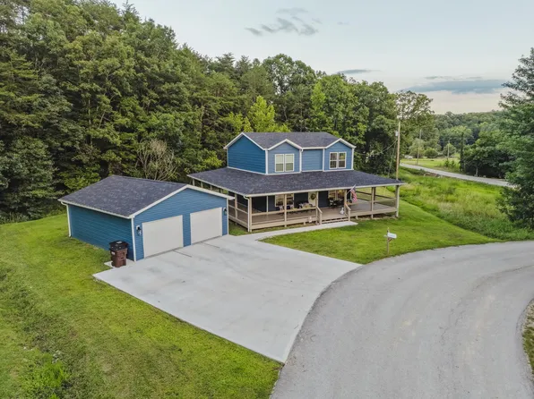 8 Courtney Ln, Stanton, KY 40380