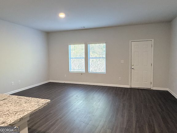 4th image of 125 Pin Oak Trl NW