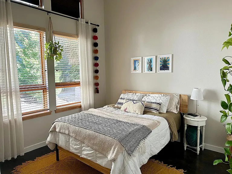 1601 E 5th St #111 — Photo 7