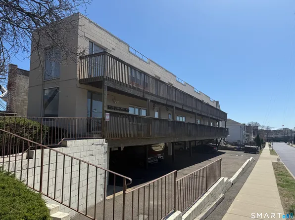 8 Wardwell Street APT 5, Stamford, CT 06902