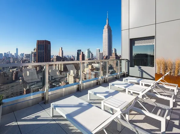 325 Lexington Avenue image 14 of 15