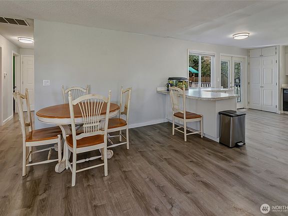 5th image of 933 13th Street SW