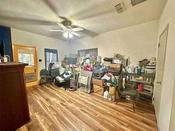 4th image of 423 Strawn Rd