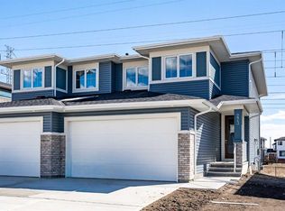 273 N Dawson Wharf Rd, Chestermere, AB T1X 2X2