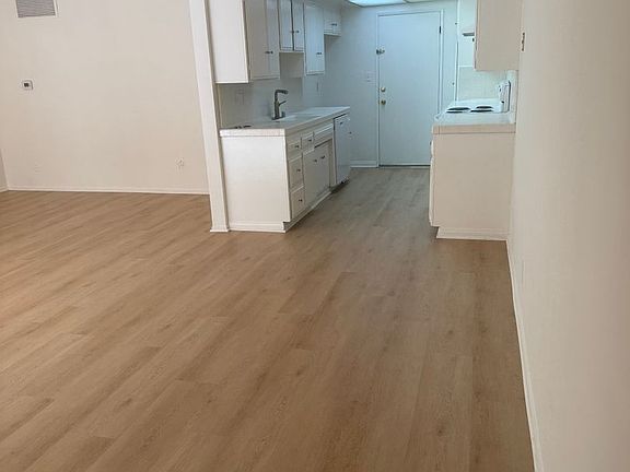 2nd image of 303 N Jackson St APT 209
