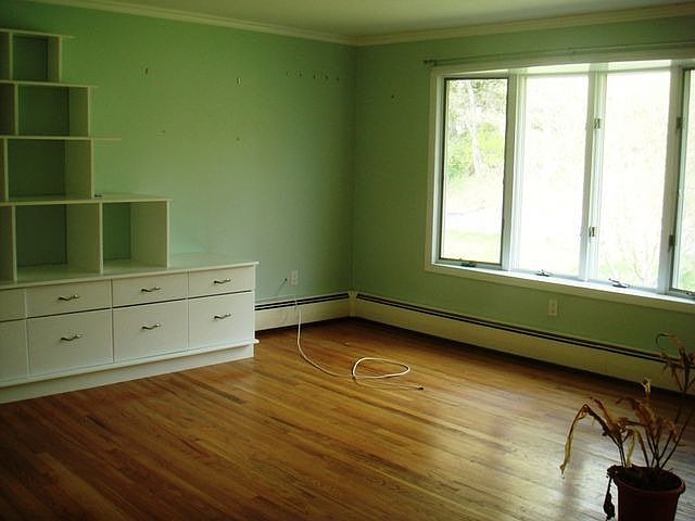 2nd image of 96 E Pembroke Rd