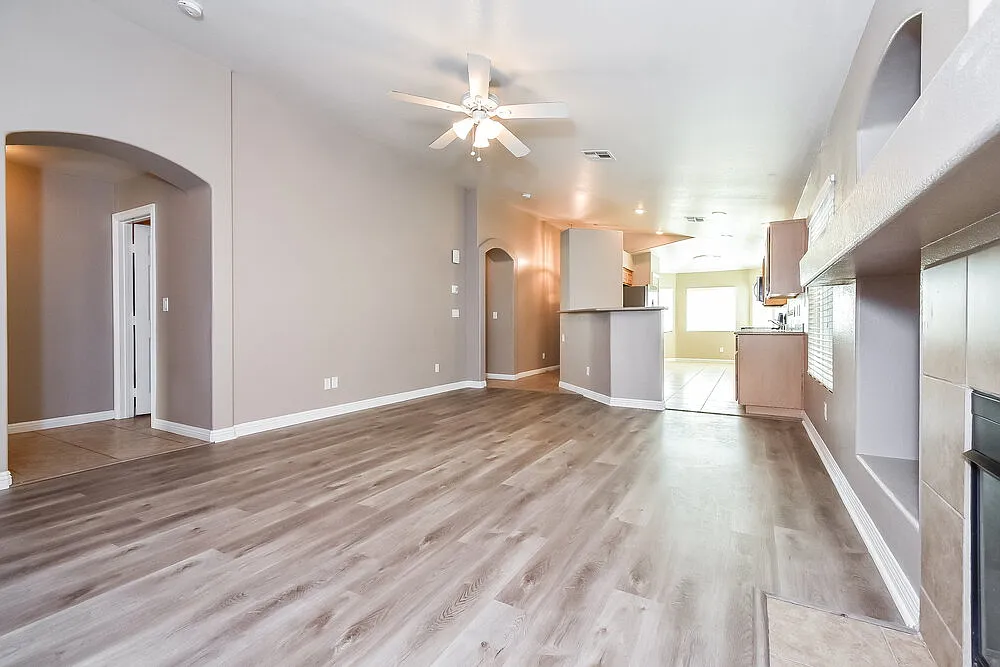 4 bed, 2.0 bath, 1624 sqft, $2,230 — Photo 4
