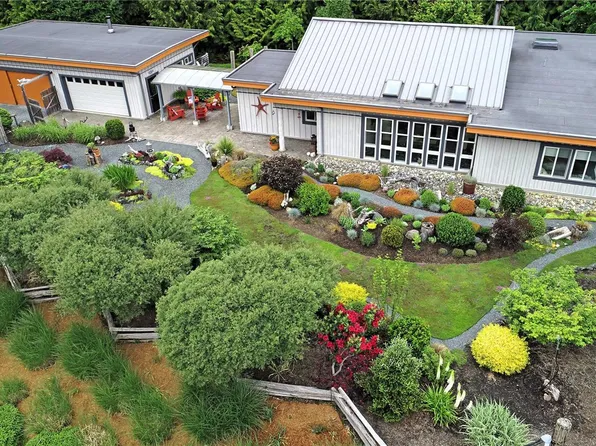 3881 Charlton Dr, Nanaimo, BC V9K 1Z3