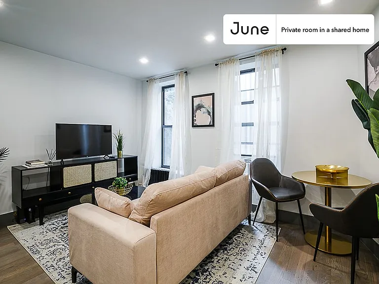944 Columbus Ave #B — Photo 3