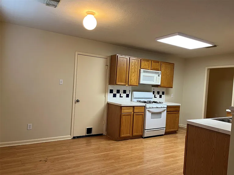 17314 Glenmorris Dr — Photo 11