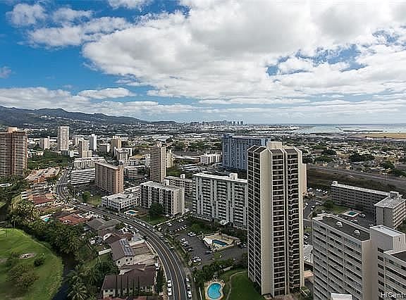 5th image of 990 Ala Nanala St APT 31B