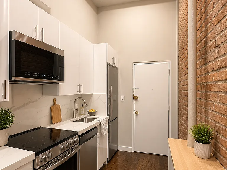 116 E 19th St #4 — Photo 3