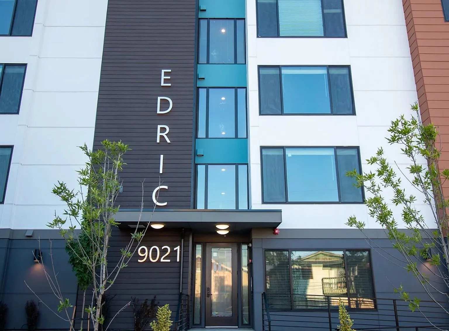 Edric Apartments — Photo 1