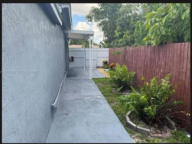 6471 SW 27th St #1 & 2 — Photo 11