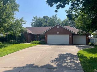 2434 SE Cuvier St, Tecumseh, KS 66542