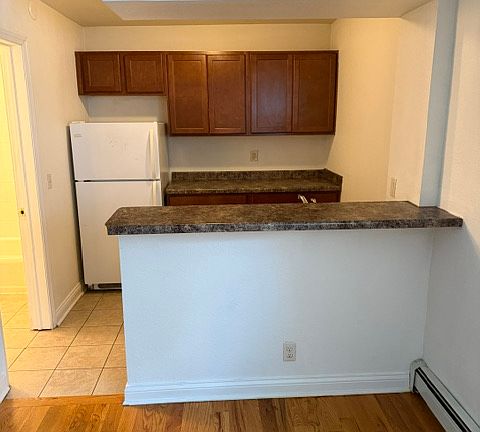 4th image of 1515 N Farwell Ave