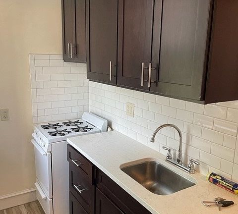 2nd image of 257 Gano St APT 8