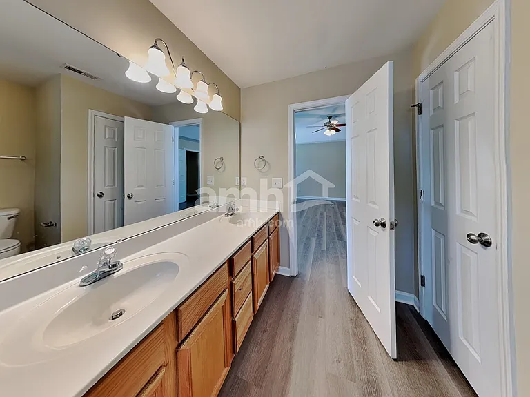 918 Pristine Ln — Photo 14