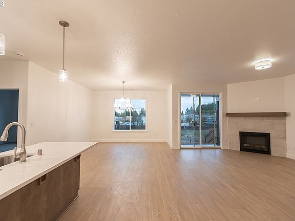 2nd image of 2404 NE 1st Ave