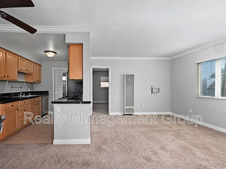 3932 9th Ave #18 — Photo 2