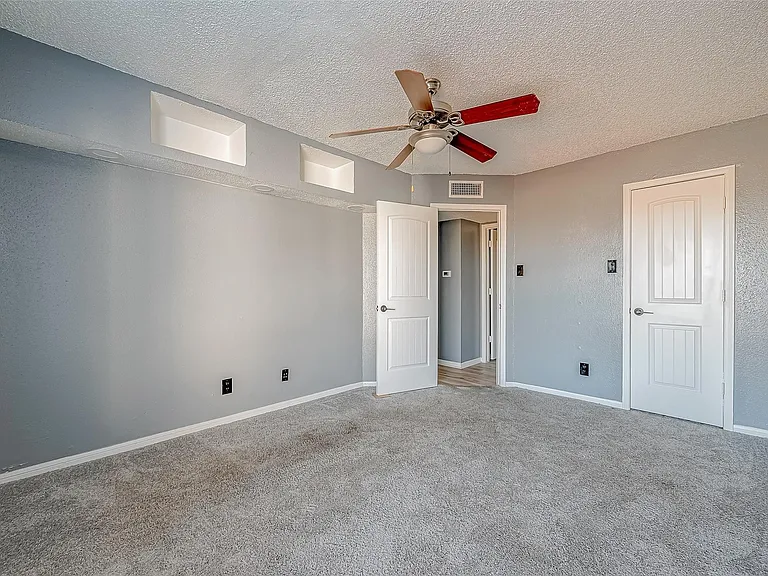 2830 S Bartell Dr #311 — Photo 7
