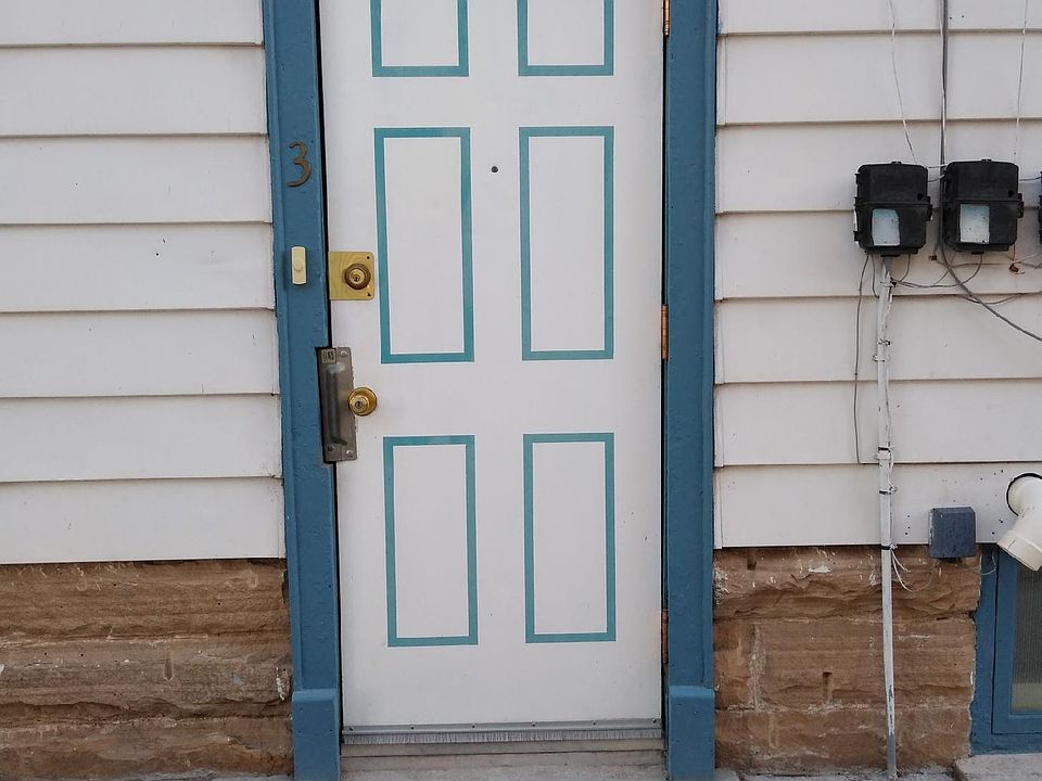 1st image of 3-1517 11th Ave #3