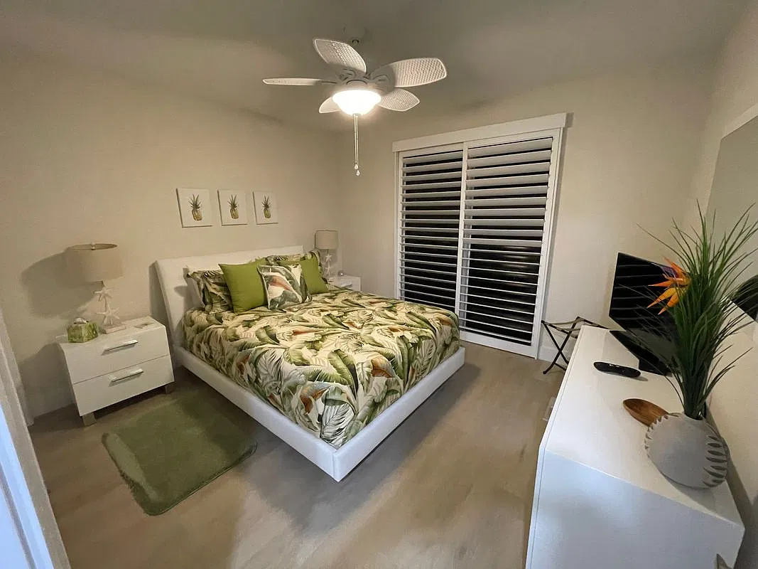 2 bed, 2.0 bath, 1273 sqft, $7,500 — Photo 1