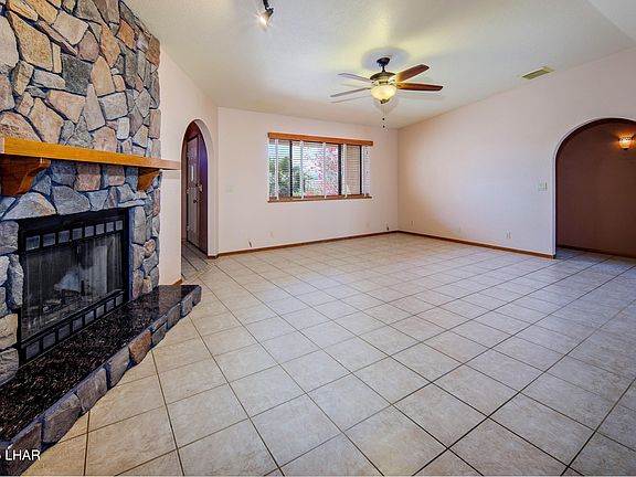 4th image of 3199 Horseshoe Canyon Dr