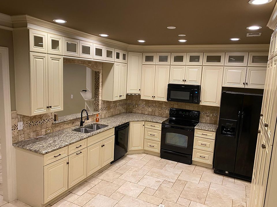 1st image of 124 Waterford Park Dr #124