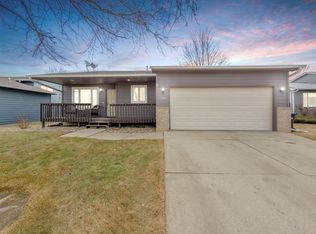 704 S Wheatland Ave, Sioux Falls, SD 57106