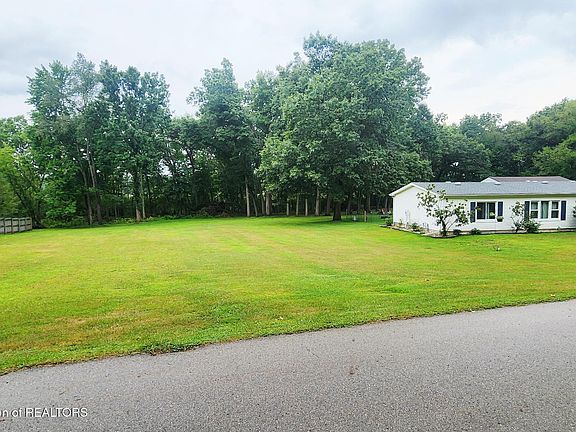 4th image of 8995 River Park Rd